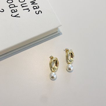 oliva earring